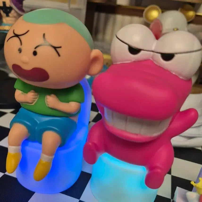 [BUNJANG] Crayon Shin-chan Character Figure Set (2 Types, Mood Lamp) / 짱구 캐릭터 피규어 2종 세트 뽑기 박스없음(무드등)