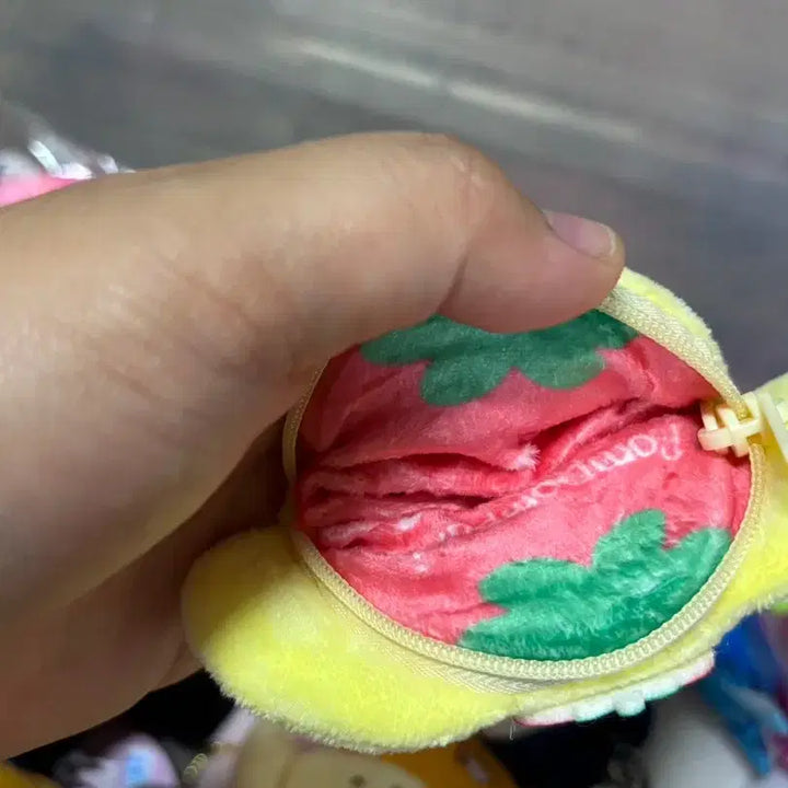[BUNJANG] Sanrio Pompompurin Strawberry Gacha Plush Keychain / 산리오 폼폼푸린 딸기 가챠 인형