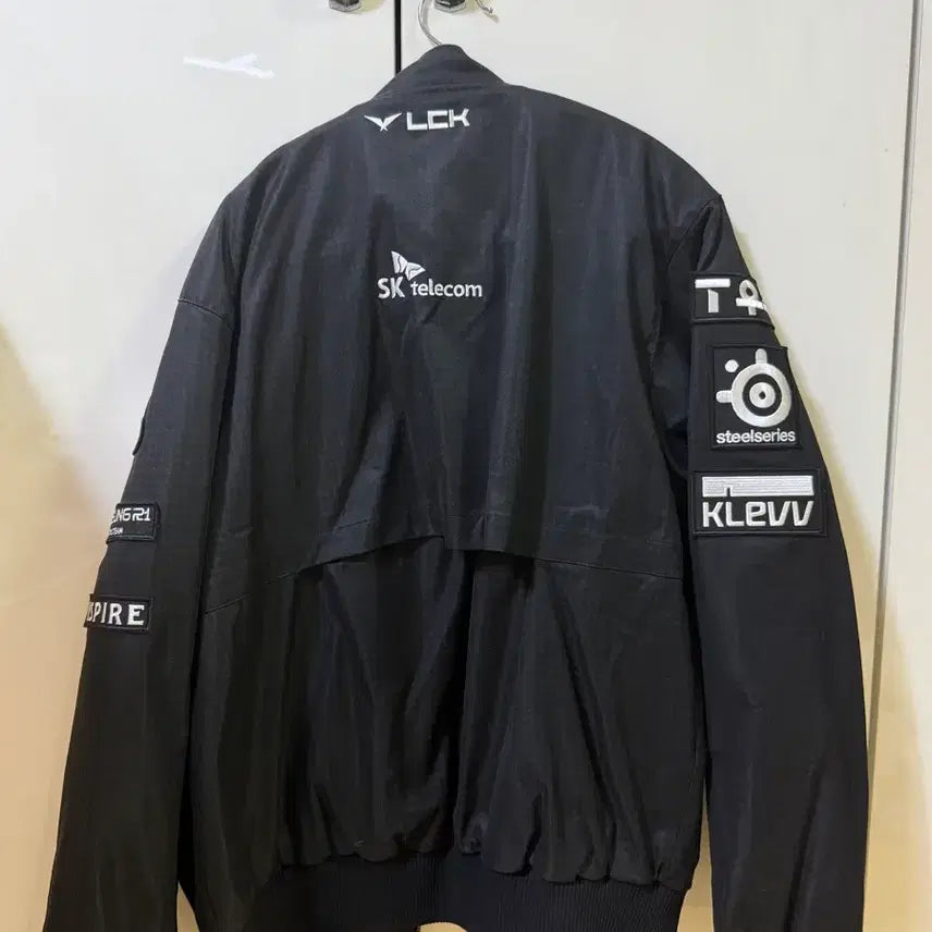 [BUNJANG] T1 2025 Worlds Uniform Jacket (No Marking, L Size) / 2025 T1 티원 월즈 유니폼 자켓 노마킹 L 사이즈 원가양도