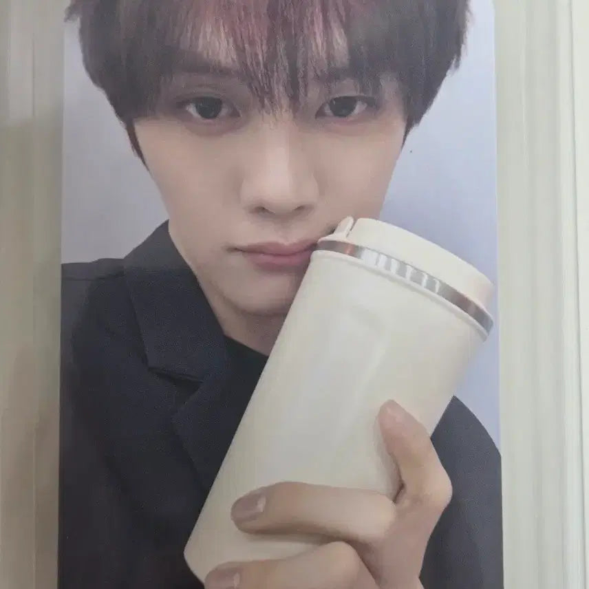 [BUNJANG] ANDABLE Kim Gyuvin Office Worker Version Photocard / 현물 앤더블 김규빈 직장인 버전 포카 양도