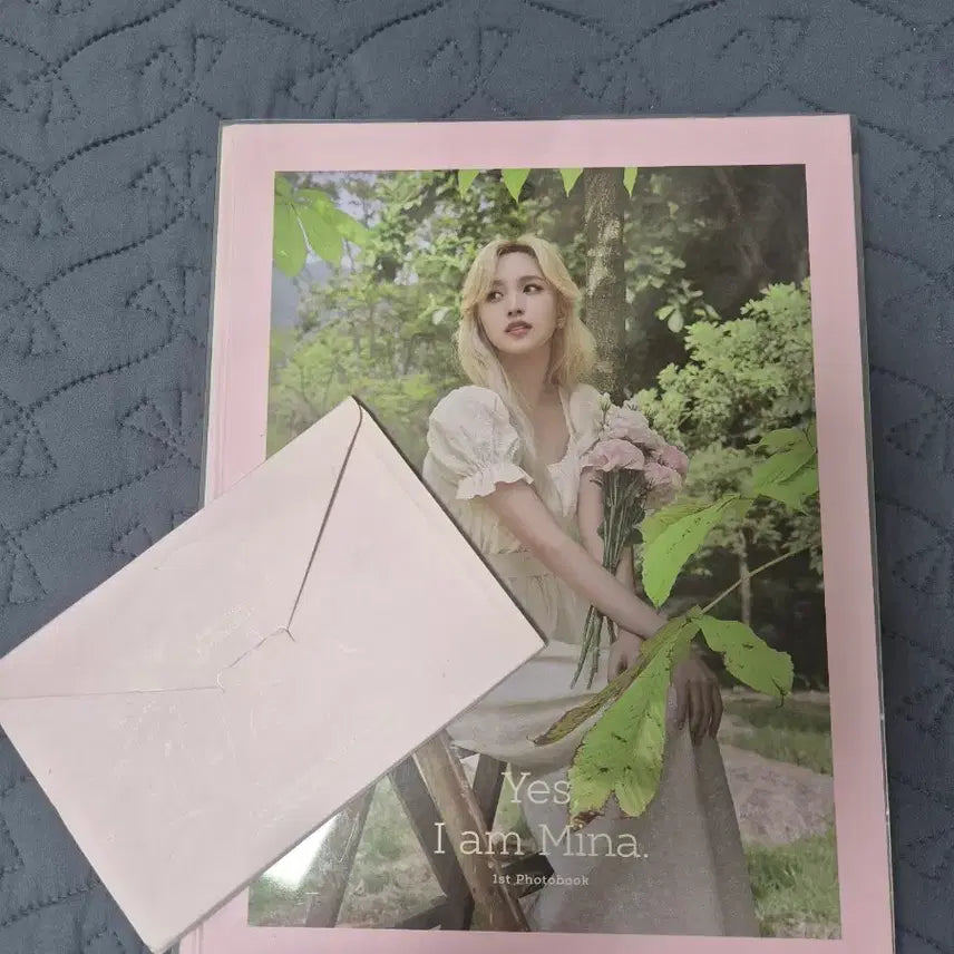 [BUNJANG] TWICE Mina Photobook / Yes, I am Mina  트와이스 미나 포토북