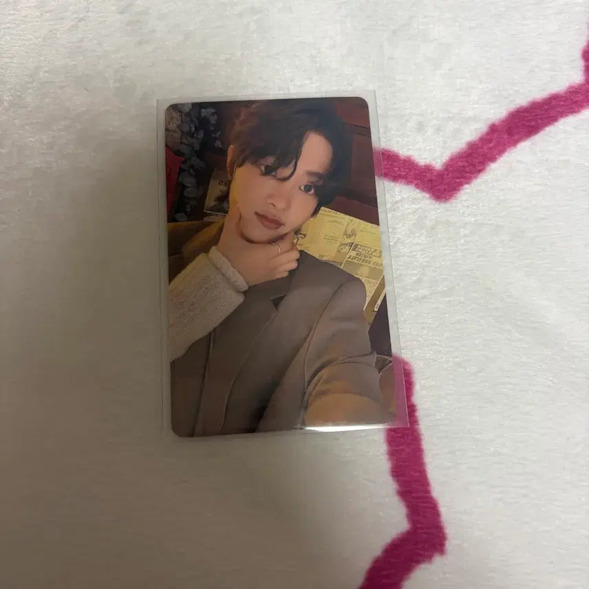 [BUNJANG] ENHYPEN Jay Yukari Universal Lucky Draw Photocard / 앤팀 의주 유키아카리 유니버셜 럭드 포카 양도 판매