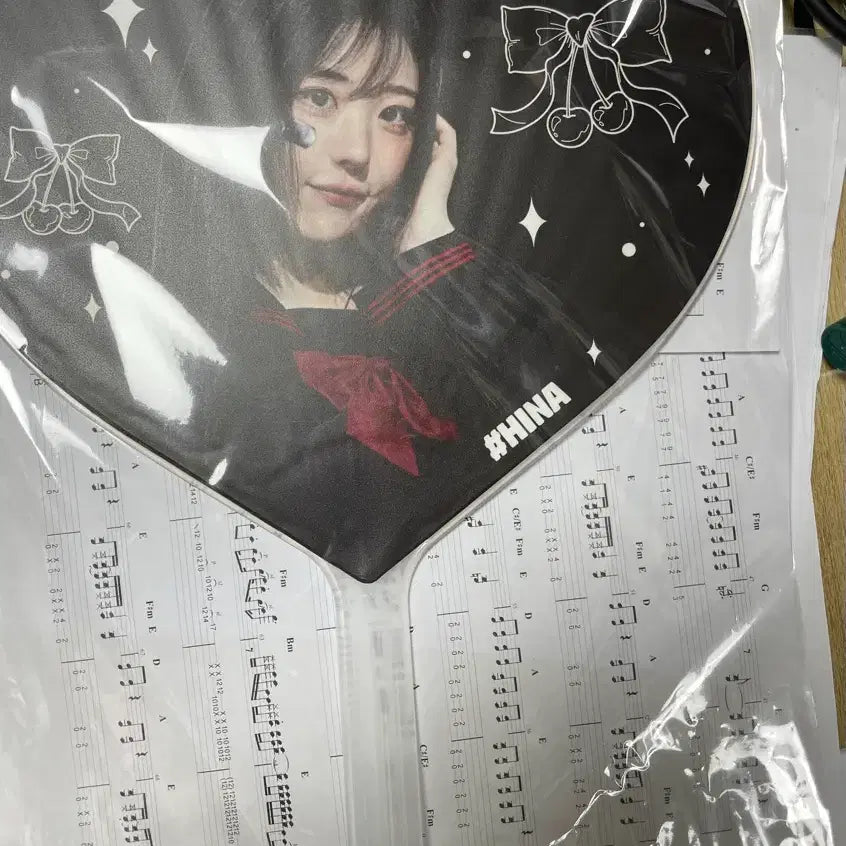 [BUNJANG] Qwer Hina Fan Uchiwa (Sealed) / 미개봉)Qwer 히나 부채 우치와