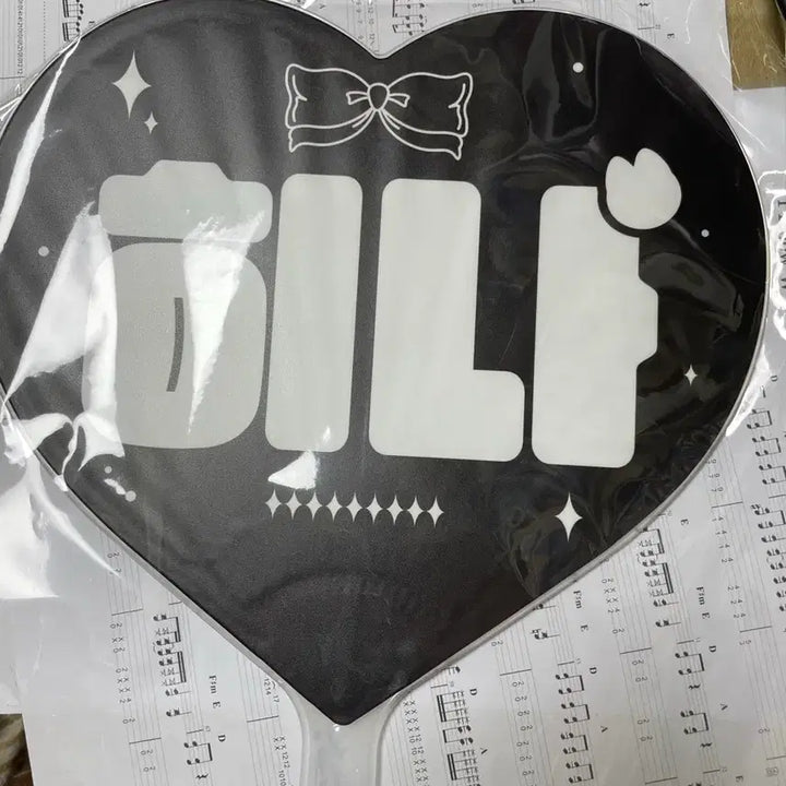 [BUNJANG] Qwer Hina Fan Uchiwa (Sealed) / 미개봉)Qwer 히나 부채 우치와