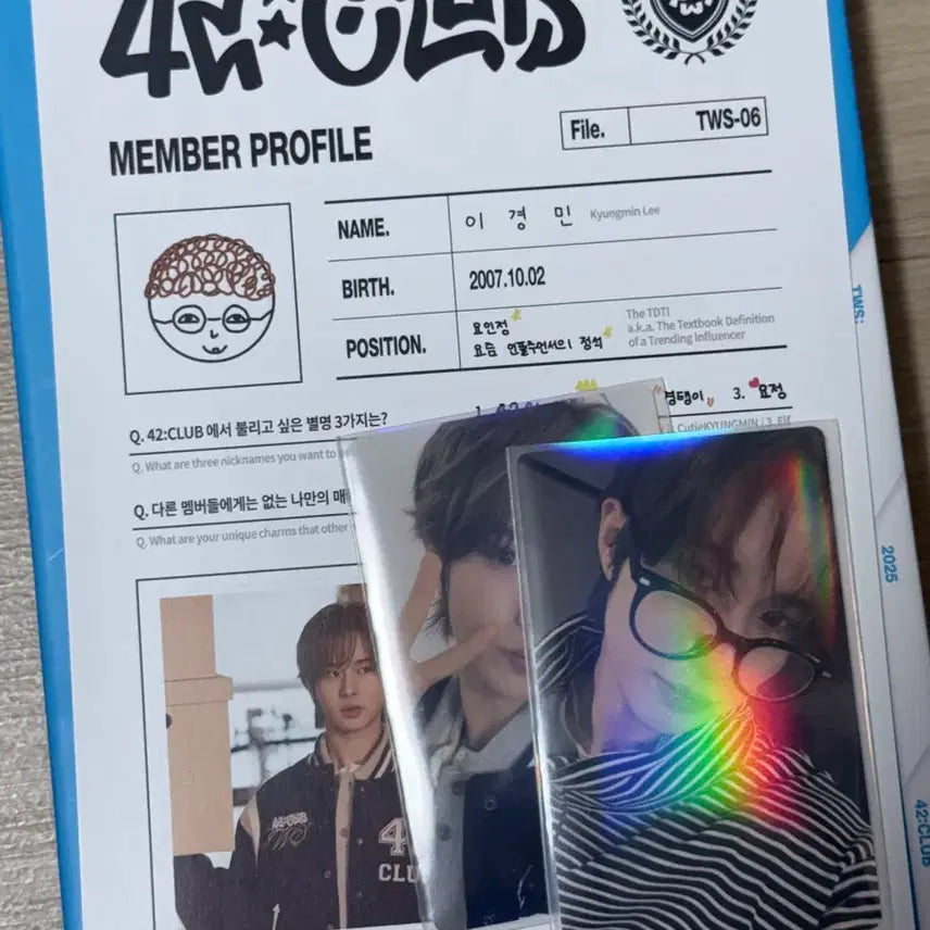 [BUNJANG] 42Club 2025 Kyungmin Photobook Photocard &amp; Member Profile Set / 2025 42클럽 포토북 경민 포카+멤버프로필 세트