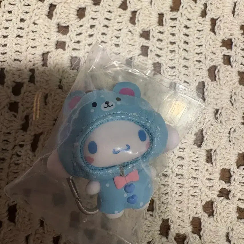 [BUNJANG] Cinnamoroll Chibi-Motto Raincoat Keychain / 시나모롤 치비토모 우비
