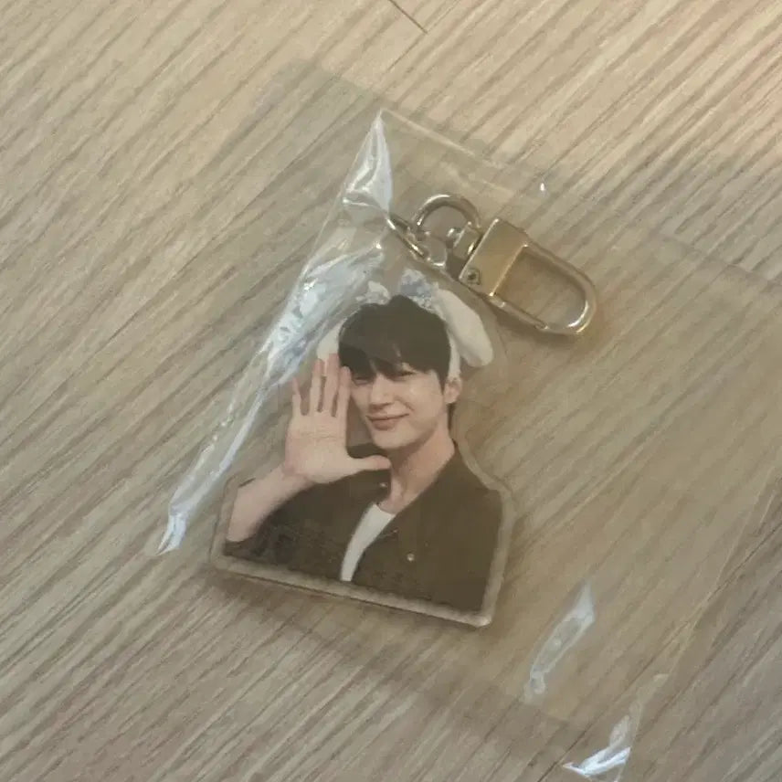 [BUNJANG] Byeon Woo Seok Acrylic Keyring / 변우석 아크릴 키링/ 변우석굿즈