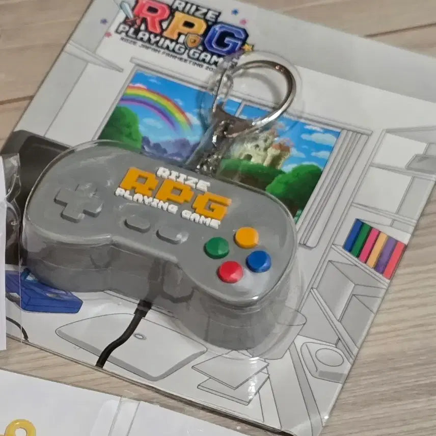 [BUNJANG] RIIZE Tokyo Yoyogi Fanmeeting Game Controller Keychain / 라이즈 도쿄요요기 팬미팅 선물 게임기키링+랜덤토이 한개 서비스