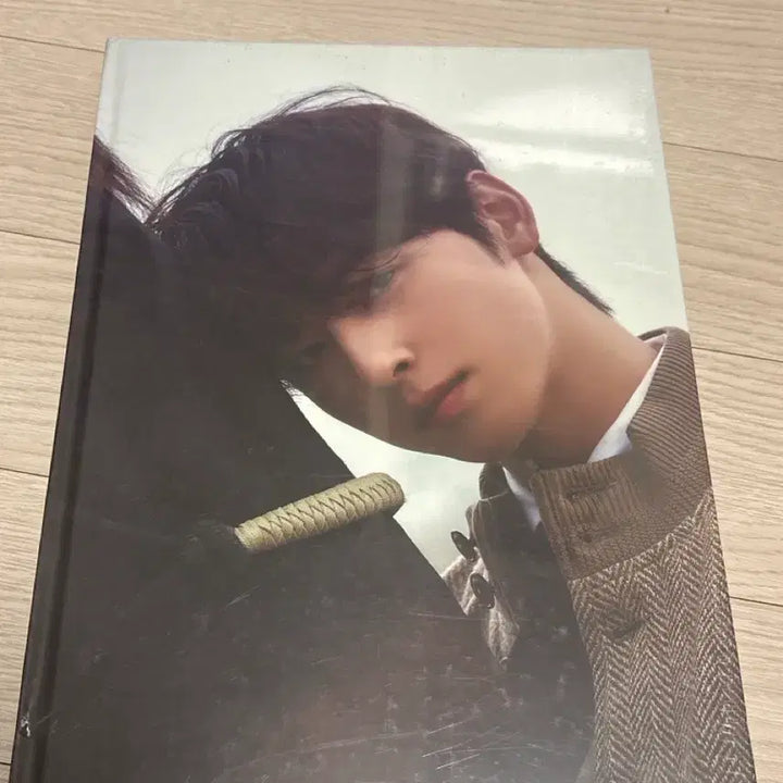 [BUNJANG] Cha Eun Woo 2023 Official Photobook / 차은우 2023 오피셜 포토북 (새거)