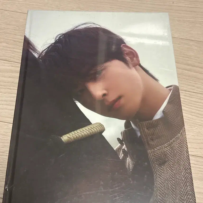 [BUNJANG] Cha Eun Woo 2023 Official Photobook / 차은우 2023 오피셜 포토북 (새거)