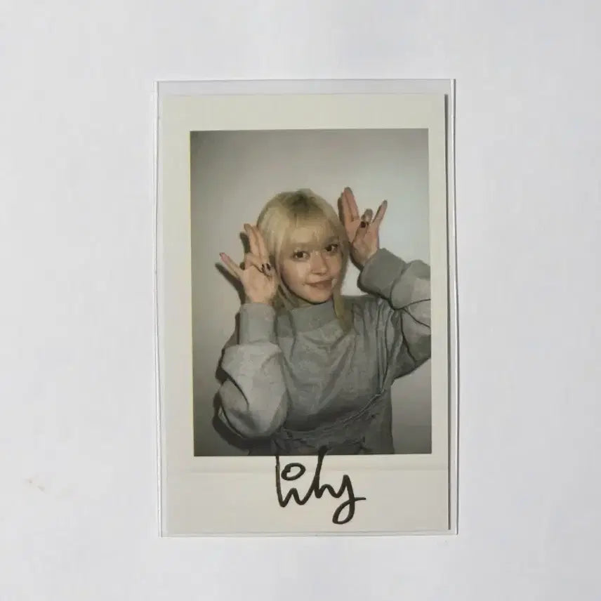 [BUNJANG] NMIXX Lily ApplMusic Lucky Draw Photocard Bundle Set (Includes 1 Sealed Album) / NMIXX/릴리/포카+블발앨범1종
