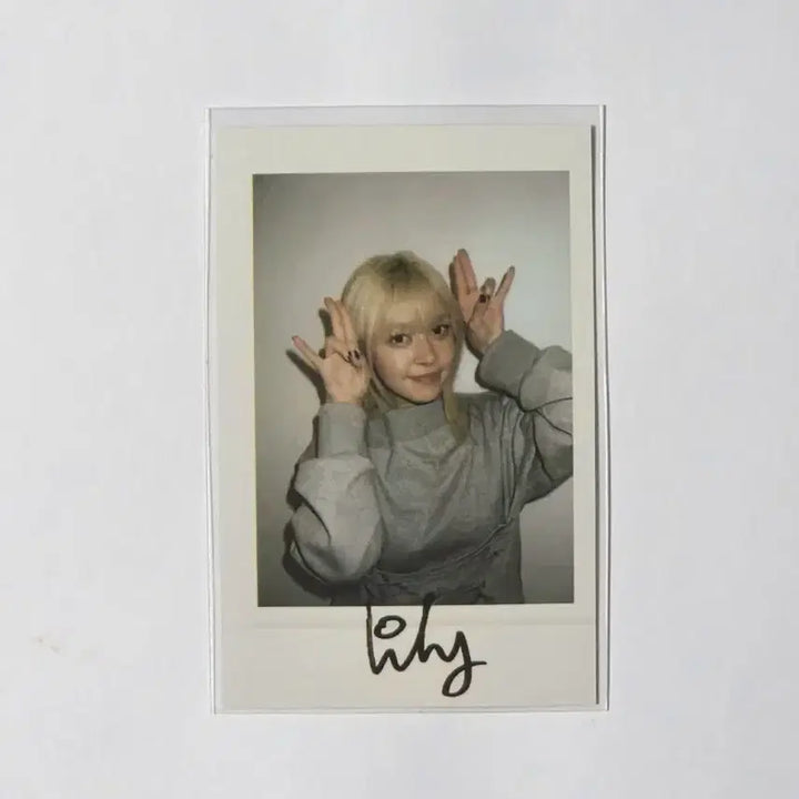 [BUNJANG] NMIXX Lily ApplMusic Lucky Draw Photocard Bundle Set (Includes 1 Sealed Album) / NMIXX/릴리/포카+블발앨범1종