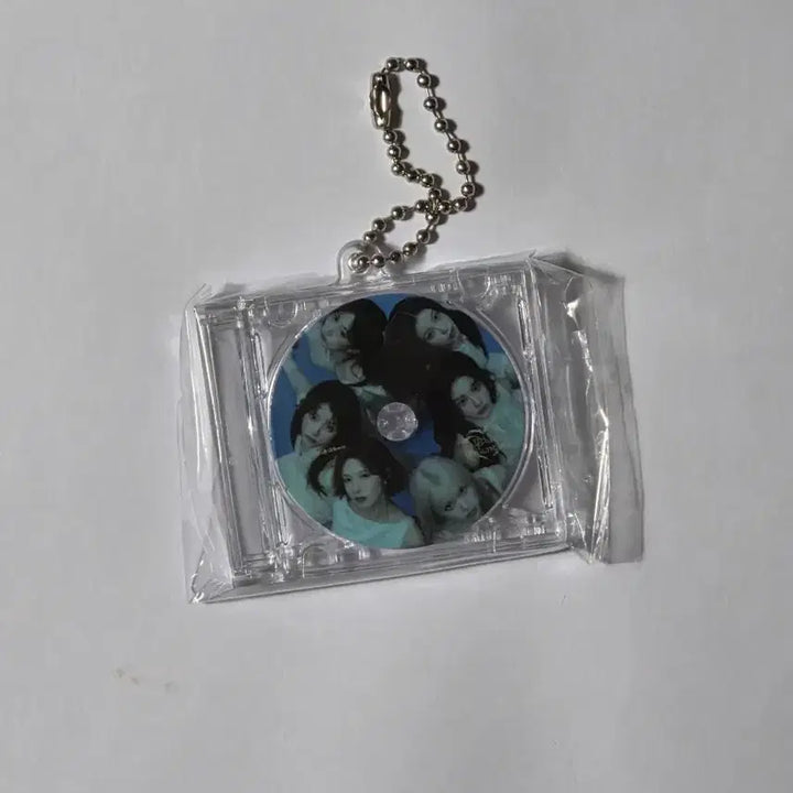 [BUNJANG] NMIXX Blackout CD Keyring / NMIXX/미개봉/CD 키링