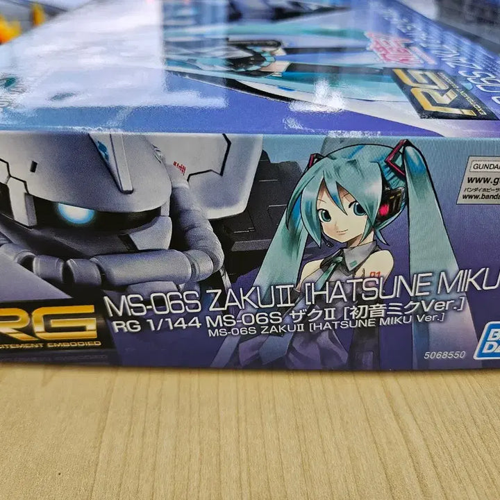 [BUNJANG] Bandai RG Zaku II x Hatsune Miku Collaboration Ver. 2.0 Gundam Model Kit / RG 미쿠 자쿠 + 건담 2.0 하츠네 미쿠 반다이