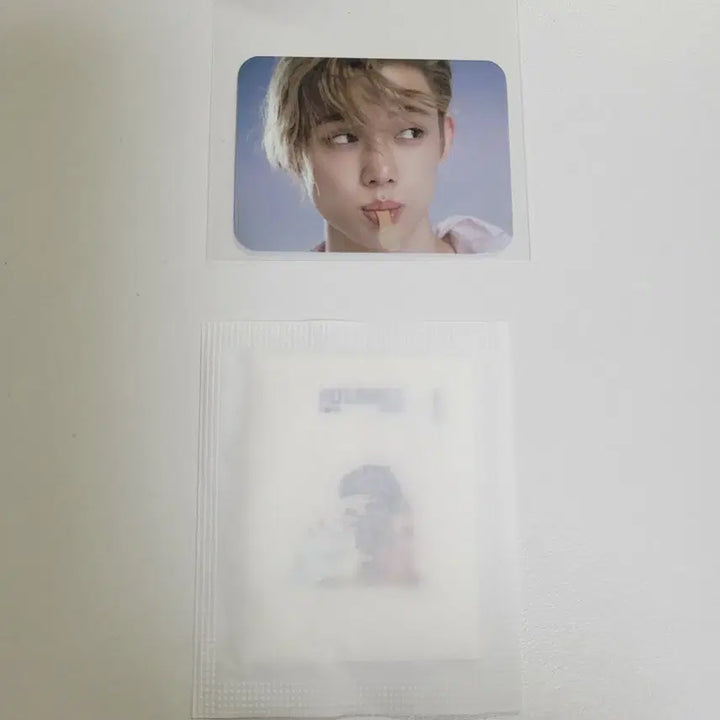 [BUNJANG] TXT Choi Yeonjun GS25 Ddeoboo Seal + Mini Photocard Set / 연준 gs25 띠부씰+미니 포카 세트 요아정 사워레몬 요거트 투바투 txt 최연준 띠부 스티커 아이스크림