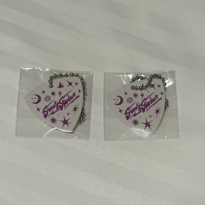[BUNJANG] Jannabi Asian Tour Tokyo Guitar Pick Keyring Bundle Set (Jeonghoon &amp; Dohyeong) / 현물)잔나비 아시아투어 도쿄 md 기타 피크 키링 일괄(정훈도형)