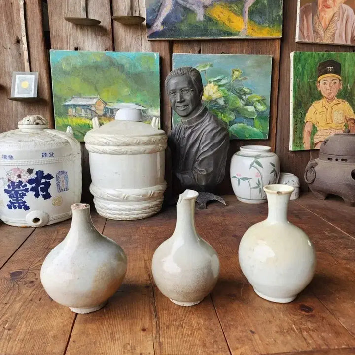 [BUNJANG] Three Joseon Dynasty White Porcelain Vases / 백자주병 3개