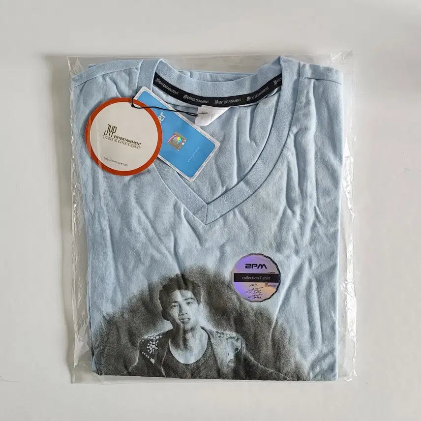[BUNJANG] 2PM Taecyeon Fasciner x JYP Entertainment Collaboration V-Neck T-Shirt (Sky Blue, M) Sealed / [미개봉] 2PM 택연 V넥 티셔츠(JYP 공식)