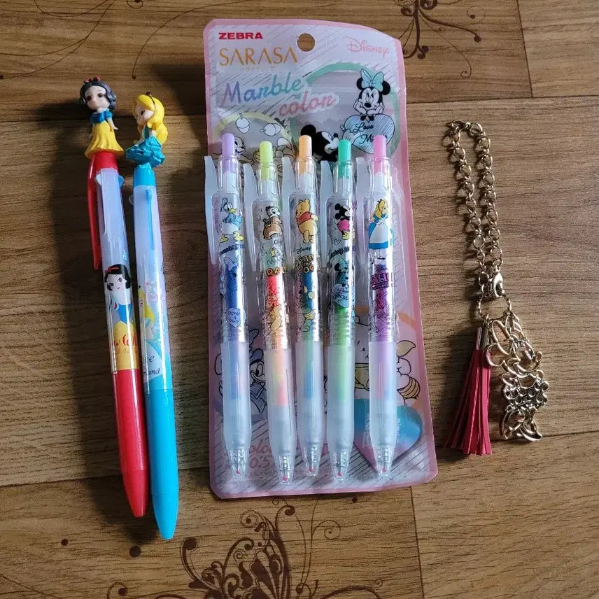 [BUNJANG] Disney Limited Edition Princess Ballpoint Pen &amp; Mini Mouse Keyring Bundle Set / 일괄)디즈니볼펜 프린세스볼펜 제브라볼펜 사라사볼펜 다즈니한정볼펜 디즈니키링