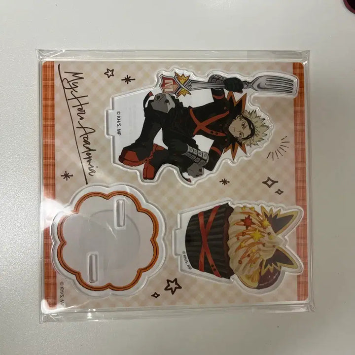 [BUNJANG] My Hero Academia Katsuki Bakugo Openschool Cupcake Acrylic Stand / 나의 히어로 아카데미아 바쿠고 카츠키 오픈스쿨 컵케이크 아크릴 스탠드
