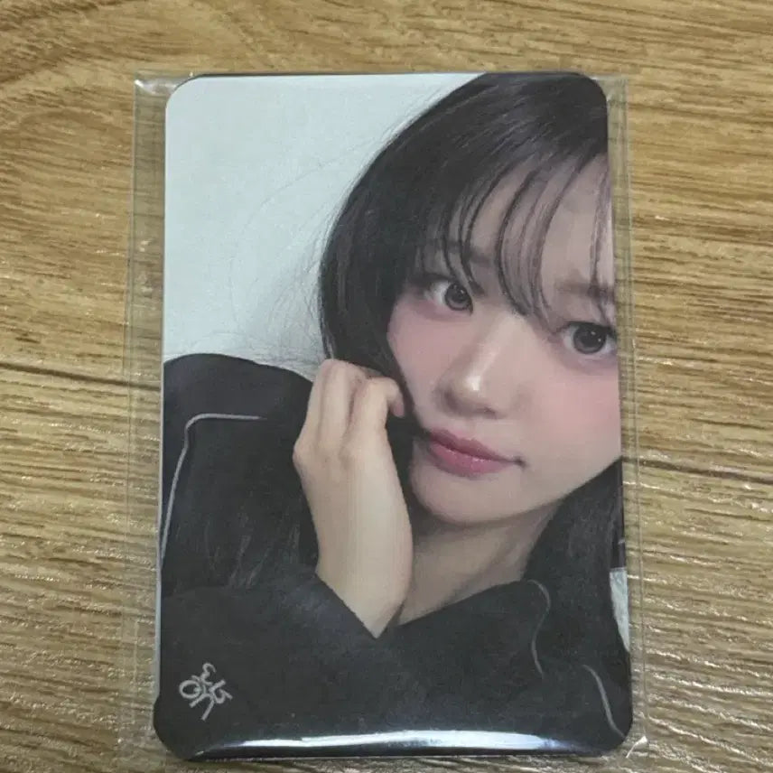 [BUNJANG] QWER Windbreaker Photocard Set (4 Types, Sealed) / qwer바람막이 포카 4종 미개봉 (소량네고 ㄱㄴ)