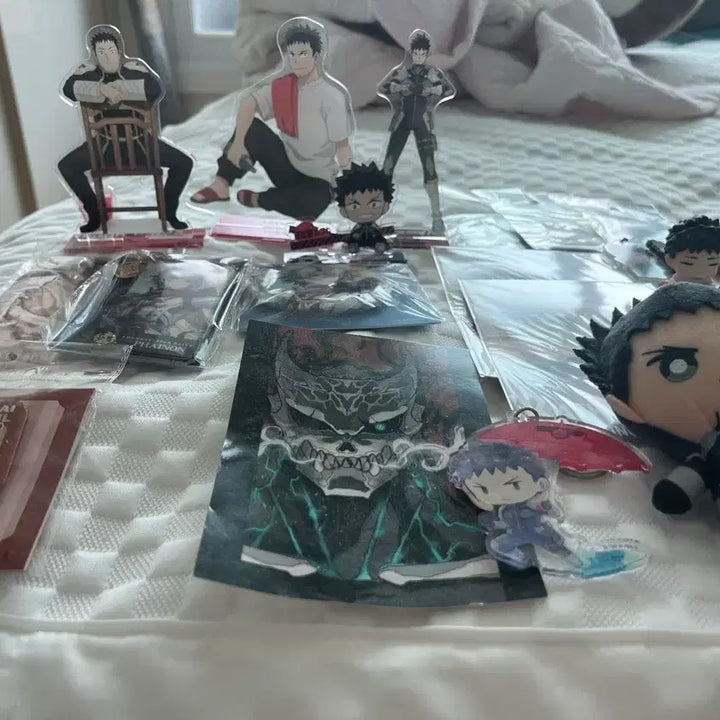 [BUNJANG] Kaiju No. 8 Kafka Hibino Merchandise Bundle / 괴수 8호  히비노 카프카 굿즈 일괄 팝니다.