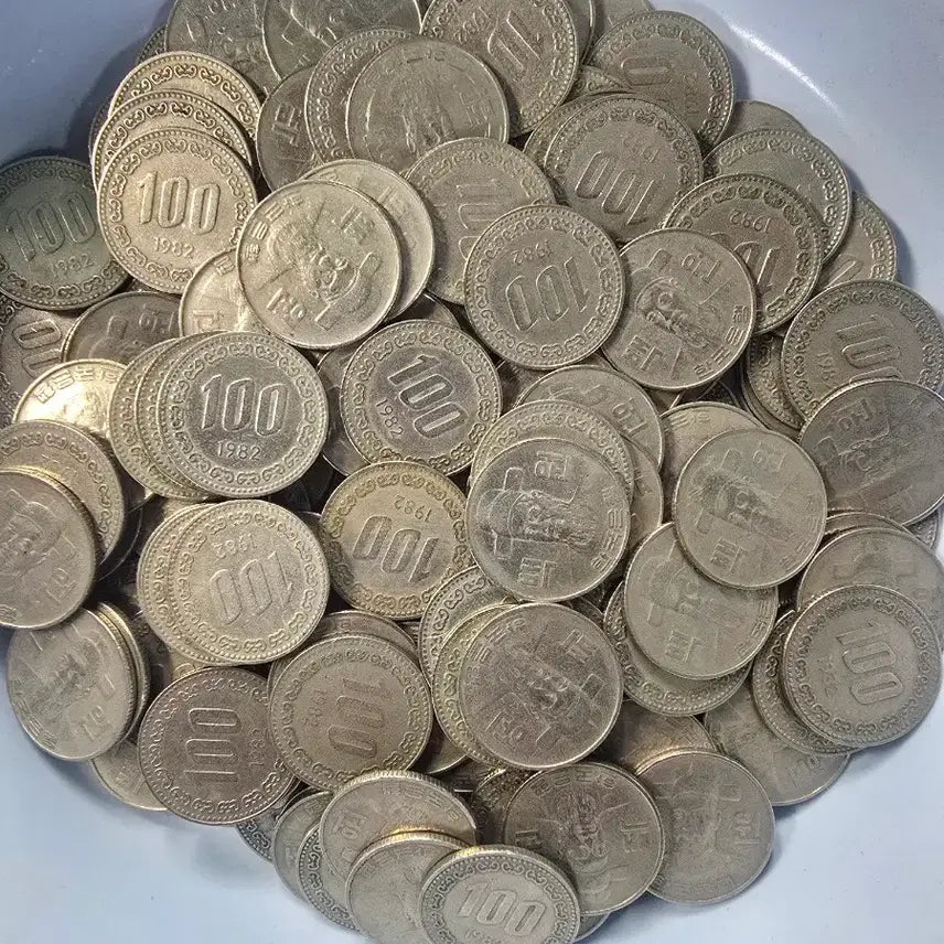 [BUNJANG] 1982 South Korean 100 Won Coins Bundle Set (200 Coins) / 100원 1982년 200개 4롤 일괄