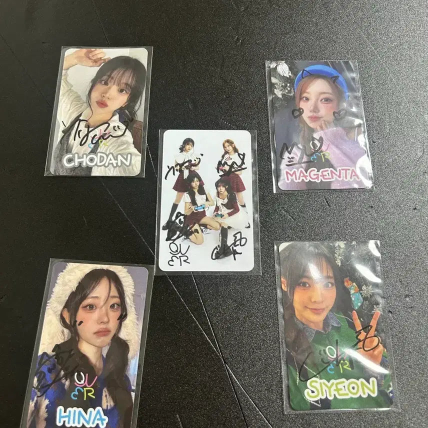 [BUNJANG] QWER Signed Photocard &amp; Poster Bundle Set / QWER  소니 플스 싸인포카&amp;포스터 일괄