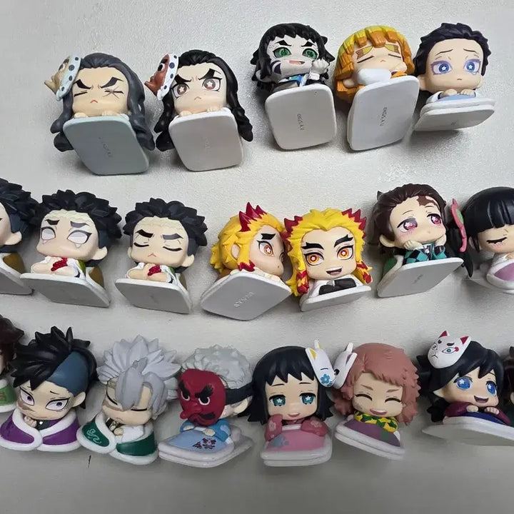 [BUNJANG] Demon Slayer One Mutan, Ichiban Kuji, Chokonoko, Viboration Stars, Qposket Figures Bundle Set with Keyring and Display Shelf / 귀멸의칼날 오네무탄+ 이치방쿠지 언니의 복수 초코노코 교메이 사네미 기유 + 키링 + 큐포스켓 사비토 카나오 + 바이브레이션스타즈 시노부 일괄