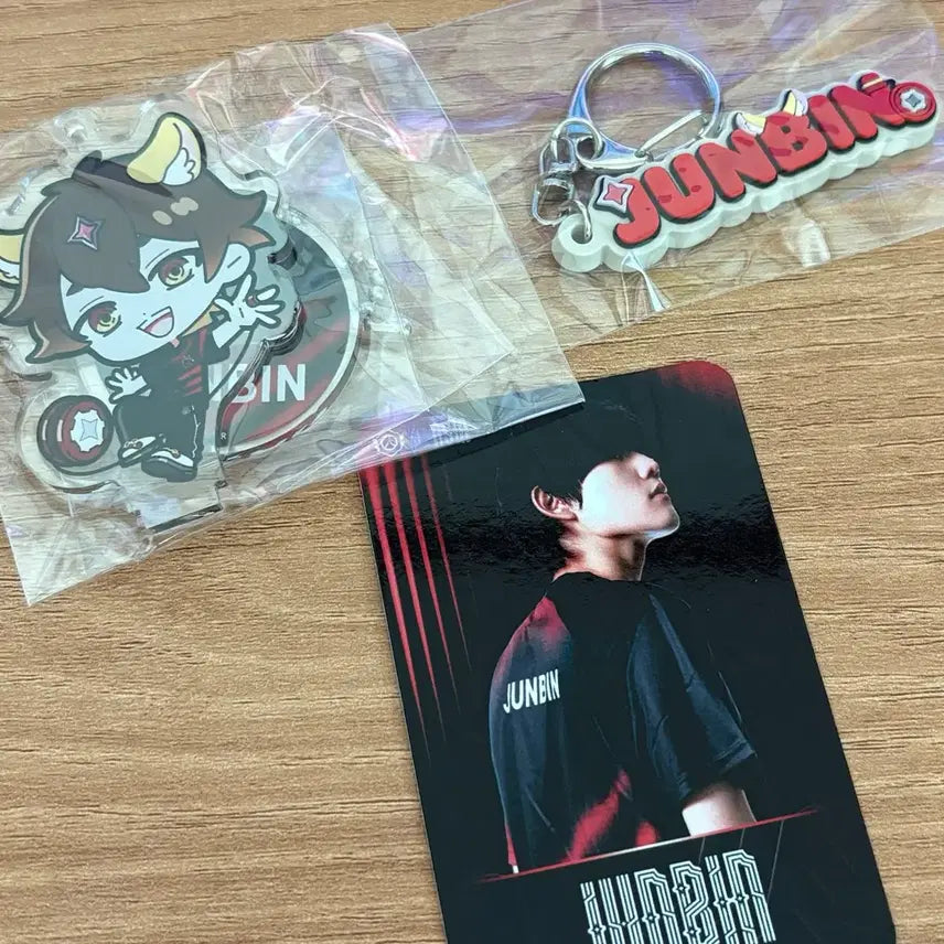 [BUNJANG] CrazyRaccoon Junbin Acrylic Stand Keychain Holder Bundle Set / 크레이지라쿤 준빈 아크릴 스탠드 키링 키홀더 옵챔스 포카 일괄