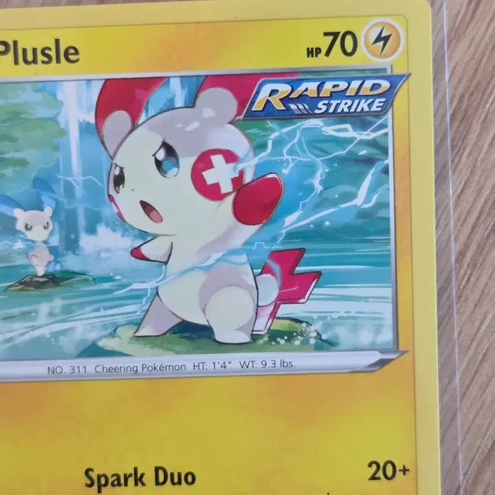 [BUNJANG] Pokemon Card Plusle [Rapid Strike] (FST 089/264) English North American Version Featuring Megumi Higuchi Illustration / [북미판] 포켓몬 카드 플러시마이농 연격 (FST 089/264) 메구미 히구치 일러스트