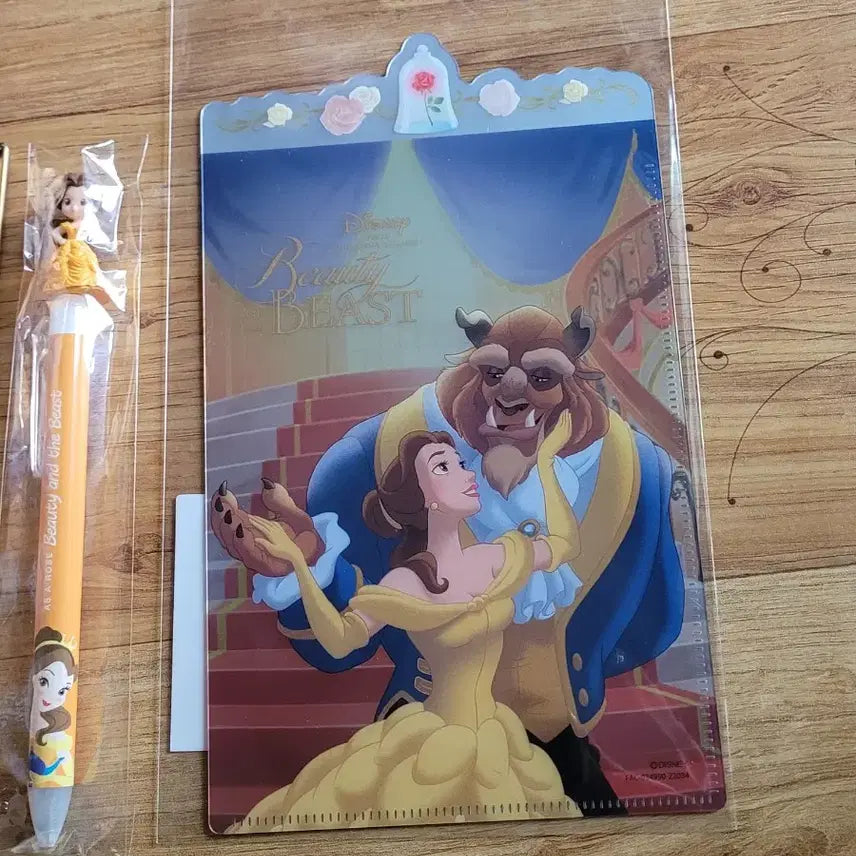 [BUNJANG] Beauty and the Beast Bundle Set: Snack Container, Pen, and Mini L-File / 일괄)디즈니 과자통 디즈니수납 디즈니상자 미녀와야수 디즈니프린세스 디즈니벨 도쿄디즈니랜드 디즈니볼펜 디즈니소품