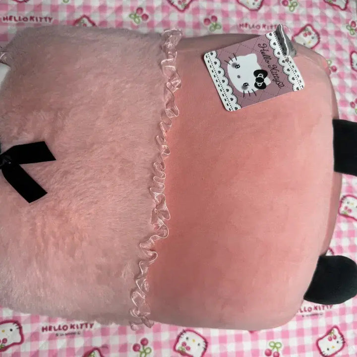 [BUNJANG] Sanrio Hello Kitty Angel Fuwa Fuwa Cape Cushion / 산리오 헬로키티 배게 천사 후와후와 케이프 쿠션