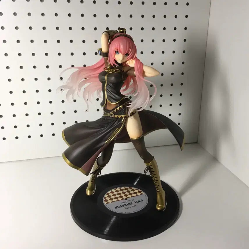 [BUNJANG] Megurine Luka Vocaloid Tony Ver. 1/7 Scale Figure by Max Factory / 메구리네 루카 보카로 맥스팩토리 토니 버전 tony ver 1/7 스케일피규어