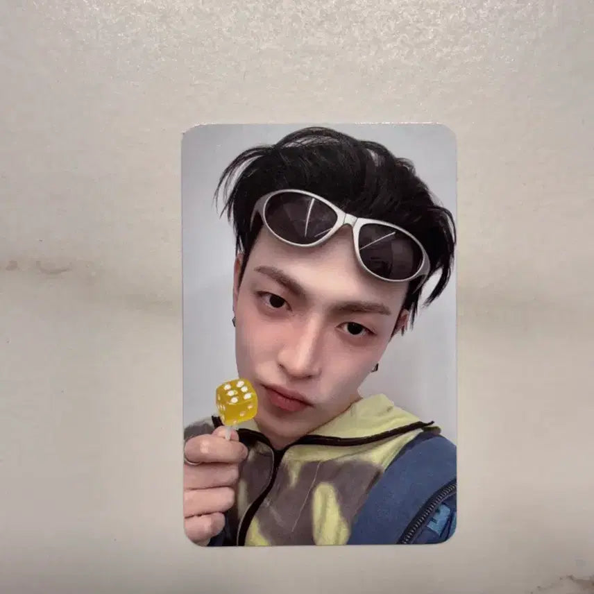 [BUNJANG] ATEEZ Hongjoong Anitizens 3D Sticker Photocard / 에이티즈 홍중 애니티즈 3D스티커 포카