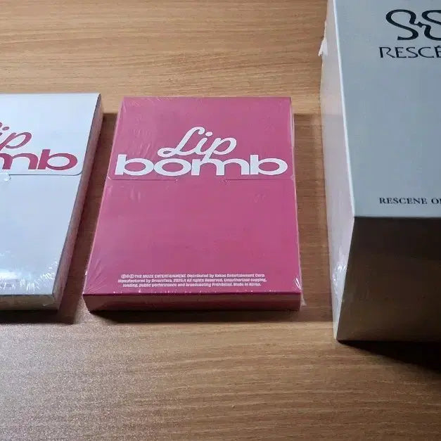 [BUNJANG] RESCENE Official Lightstick Sealed + Lip Balm Album 2 Types Sealed / 리센느 공식 응원봉 미개봉 + 립밤 미개봉 앨범 2종