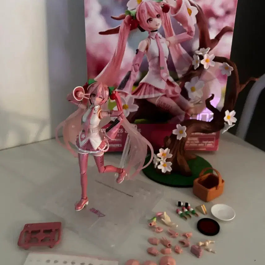 [BUNJANG] Blochiz Hatsune Miku Cherry Blossom Edition Figure / 블로키즈 하츠네 미쿠 피규어 벚꽃 에디션