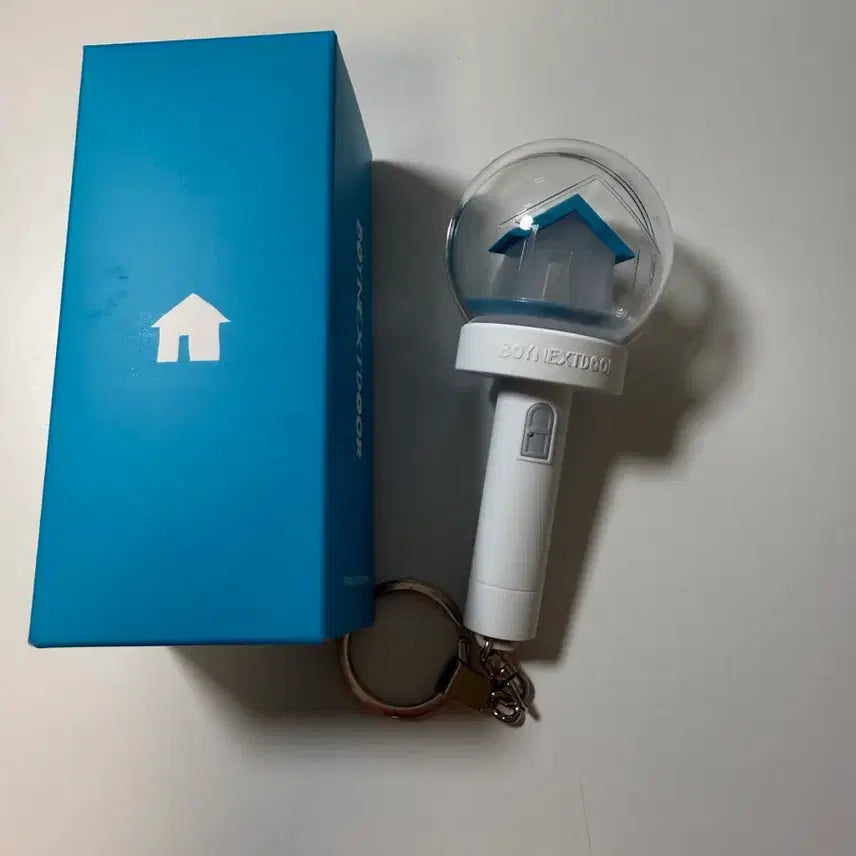 [BUNJANG] BOYNEXTDOOR Lightstick Keychain / BOYNEXTDOOR 응원봉키링