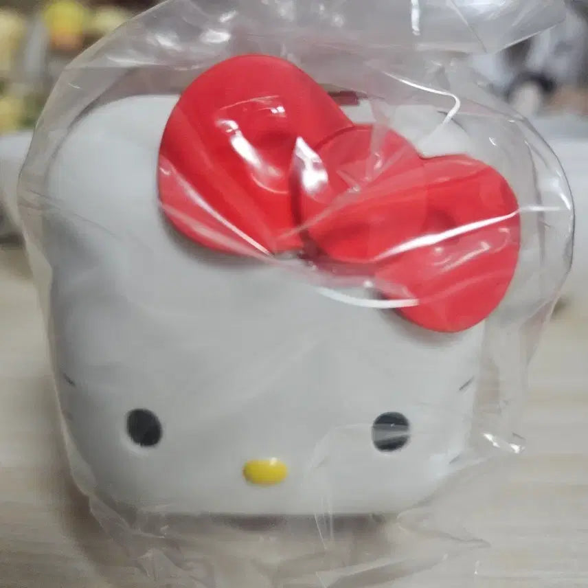 [BUNJANG] Sanrio Hello Kitty My Car Miniature Figure / 산리오 마이카 자동차 피규어 키티