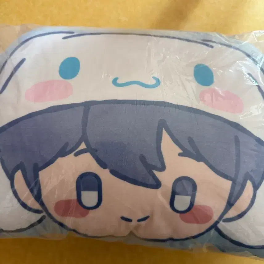 [BUNJANG] PLAVE Sanrio Collaboration Yejun Cushion &amp; Lightstick Metal Charm Set / 플레이브 산리오 예준 쿠션, 응원봉 메탈참