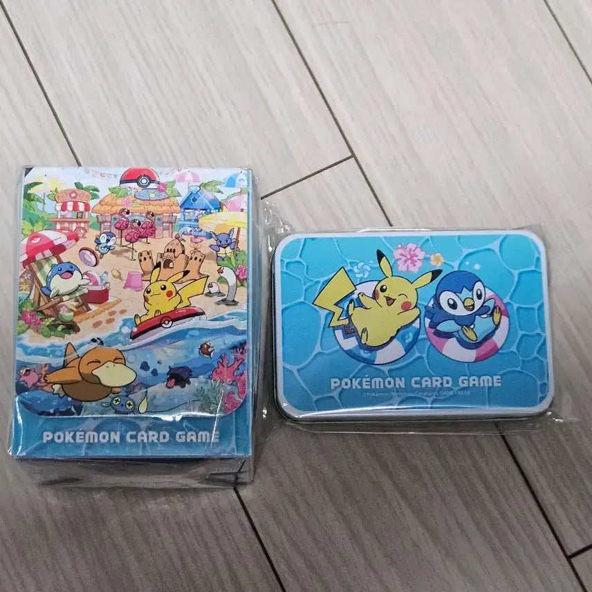 [BUNJANG] Pokemon Trading Card Busan Pop-up Chilling Beach Tin Case &amp; Deck Case Set (2 Types, Sealed) / 포켓몬 카드 부산팝업 칠링비치 틴 케이스 덱 케이스 2종세트 미개봉