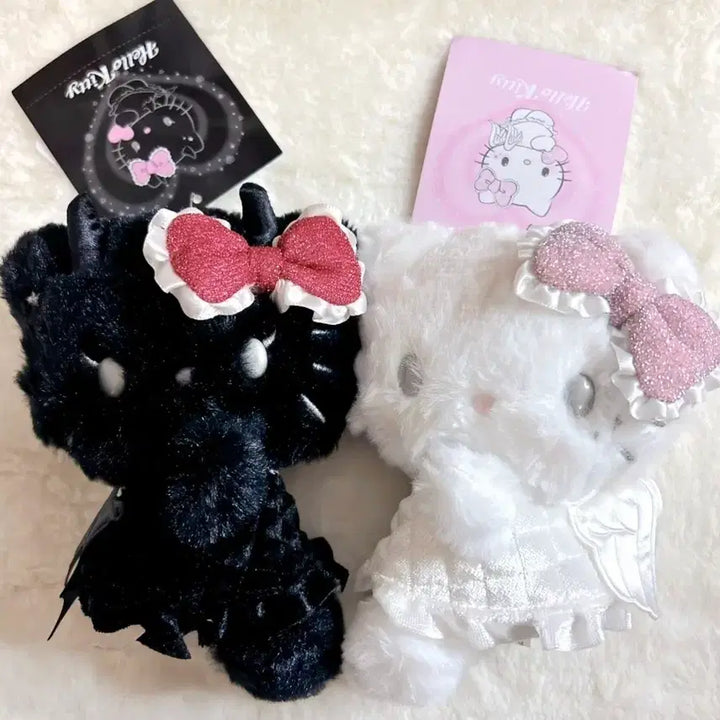 [BUNJANG] Sanrio Hello Kitty Angel &amp; Little Devil Mascot Bundle Set / (일괄) 정품 산리오 헬로키티 천사 소악마 마스코트  키티인형