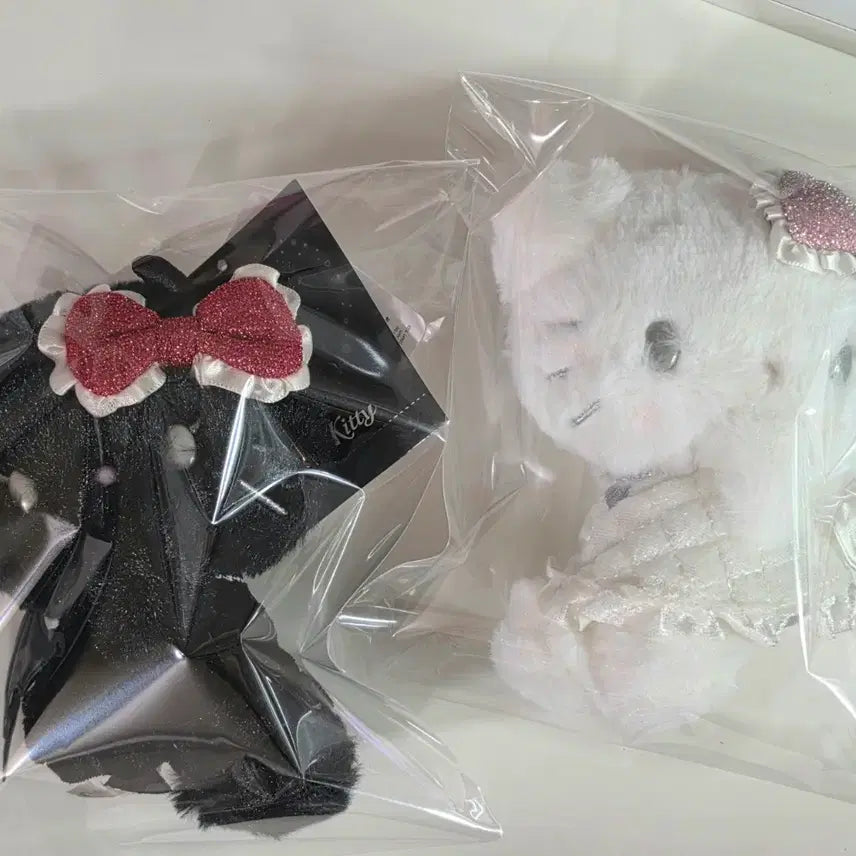 [BUNJANG] Sanrio Hello Kitty Angel &amp; Little Devil Mascot Bundle Set / (일괄) 정품 산리오 헬로키티 천사 소악마 마스코트  키티인형