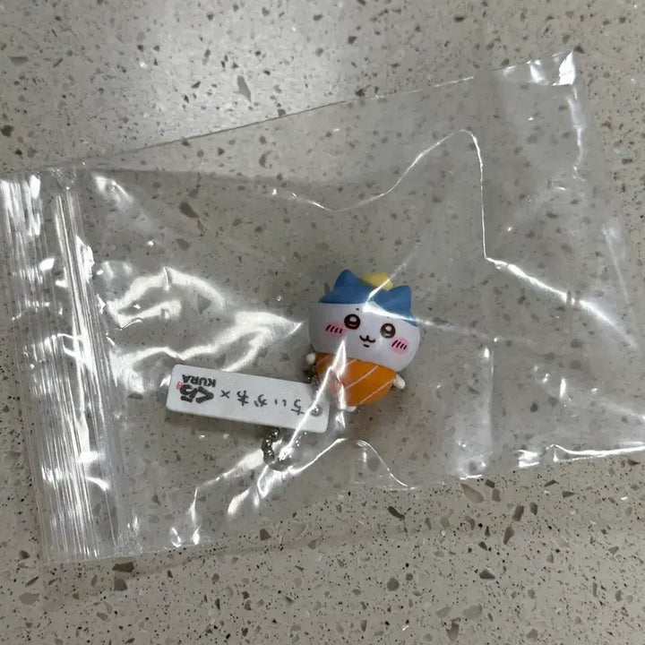 [BUNJANG] Chikawa Kurazushi Collaboration Hachware Gacha / 쿠라스시 치이카와 콜라보 하치와레 가챠