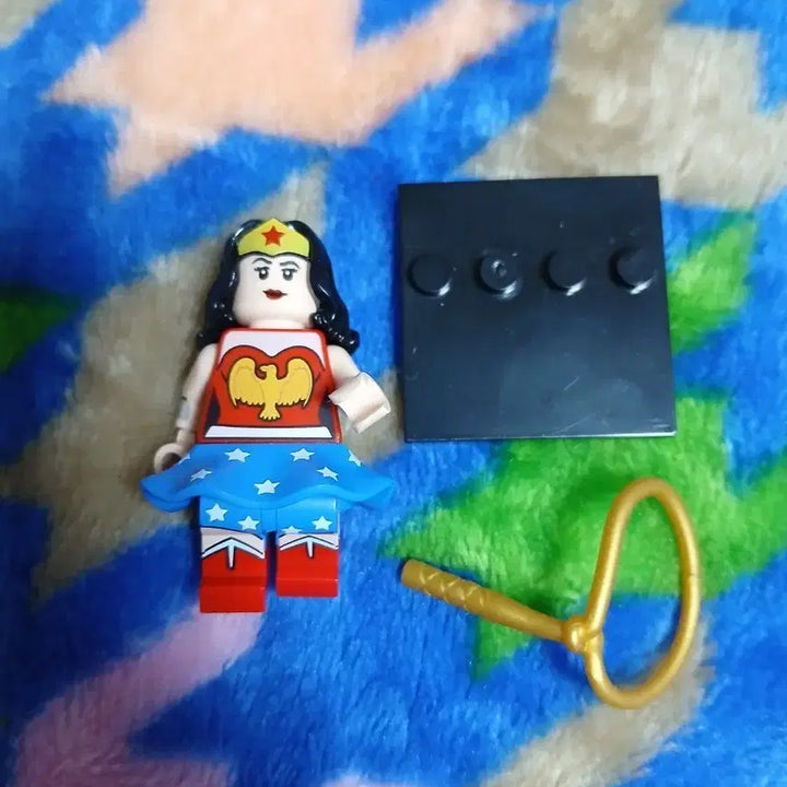 [BUNJANG] Lego Wonder Woman Minifigure / 레고 원더우먼 미니 피규어