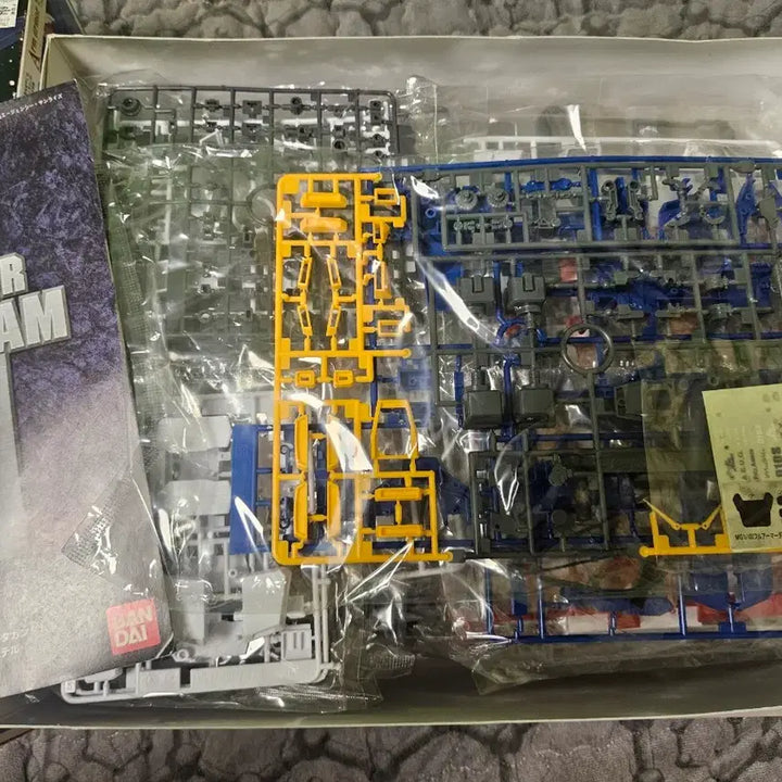 [BUNJANG] 1/100 MG Full Armor Double Zeta Gundam Model Kit / 건담 1/100 MG 건담 풀아머 더블제타