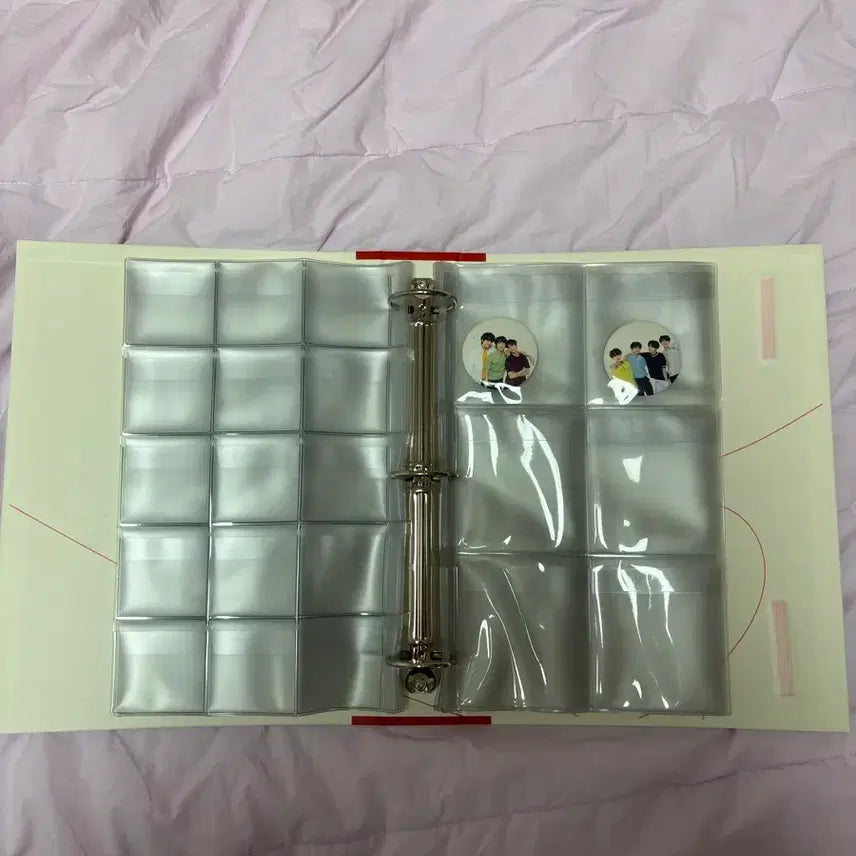[BUNJANG] BTS LOVE YOURSELF Badge Binder / 방탄소년단 LOVE YOURSELF 뱃지 바인더
