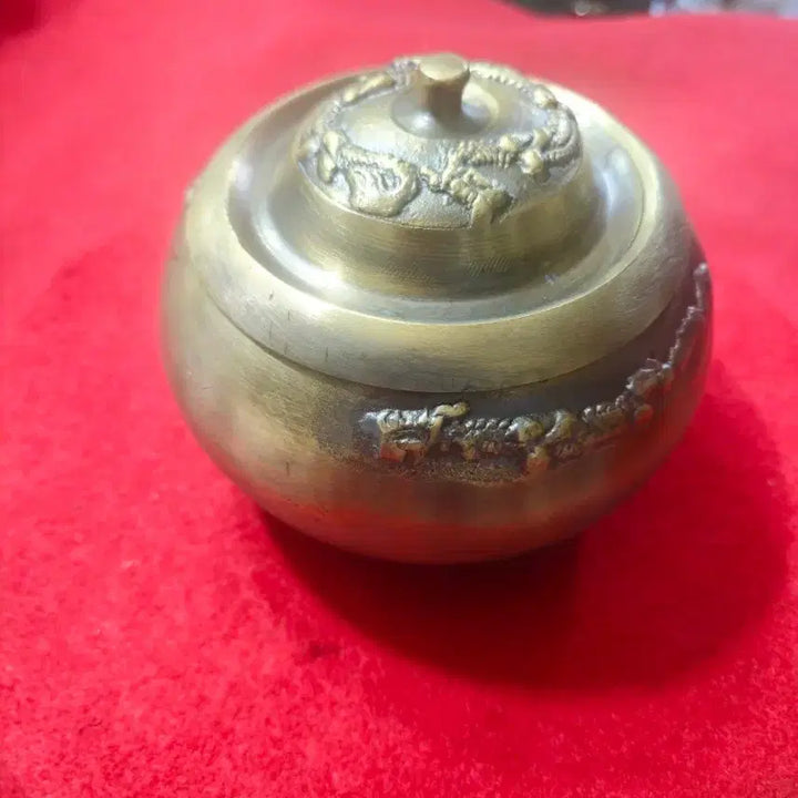 [BUNJANG] Brass Chamber Pot with Dragon Engraving, Diameter 13cm / 황동 요강 (지름 13cm, 용 문양 각인, 복 자 낙관)
