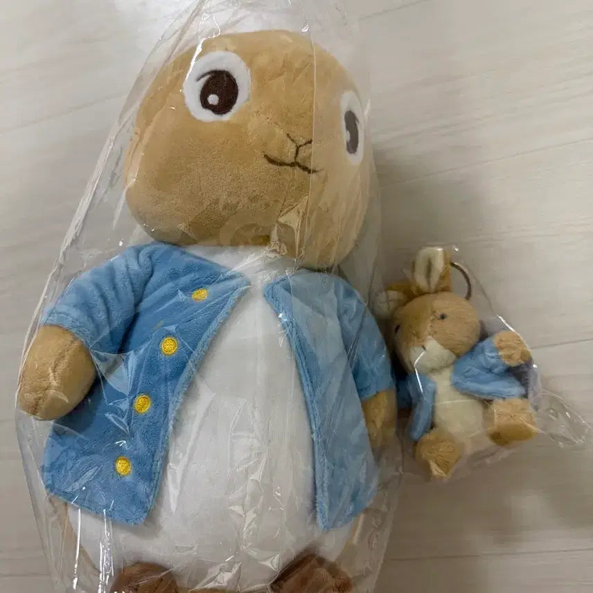 [BUNJANG] Peter Rabbit 29cm &amp; 9cm Plush Keychain Set / (2개 세트) 피터래빗 29cm 9cm 토끼 인형 키링