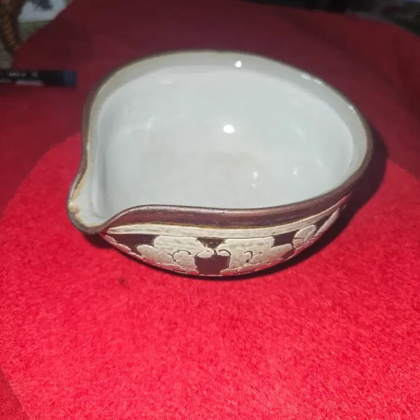 [BUNJANG] Handcrafted Tea Water Container with Intricate Carvings / [수공예 다구] 복을 부르는 정교한 조각 수구 (상태 최상)
